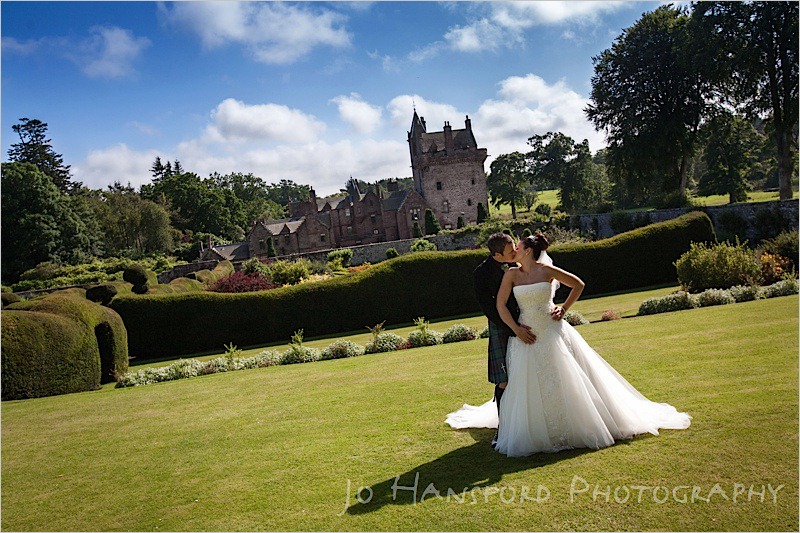 Jo Hansford Photography - Guthrie Castle Weddings